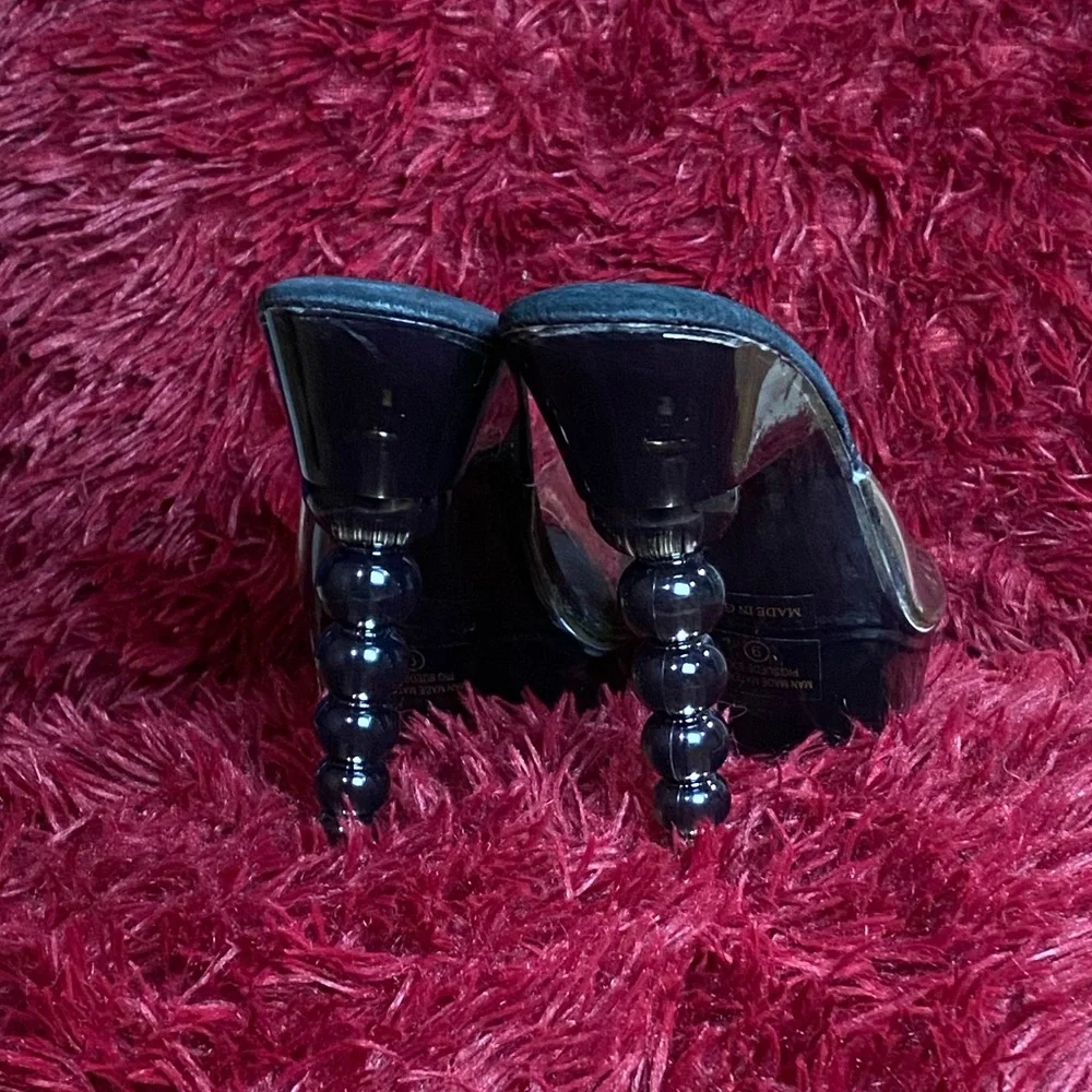 Black open toe bubble heels with clear strap - Picture 2 of 4